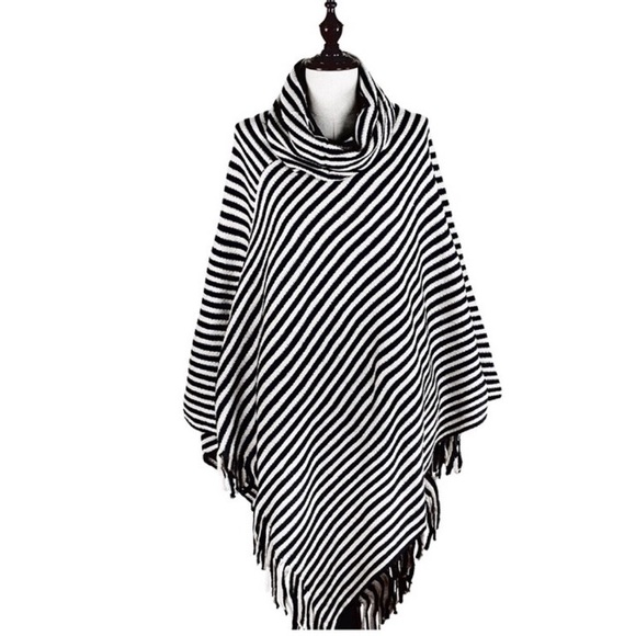 Striped poncho - Picture 5 of 6